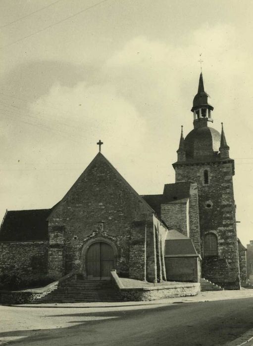 Eglise Saint-Pierre : Façade occidentale, vue générale