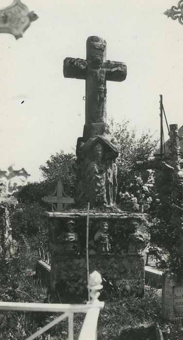 Croix de cimetière : Vue générale