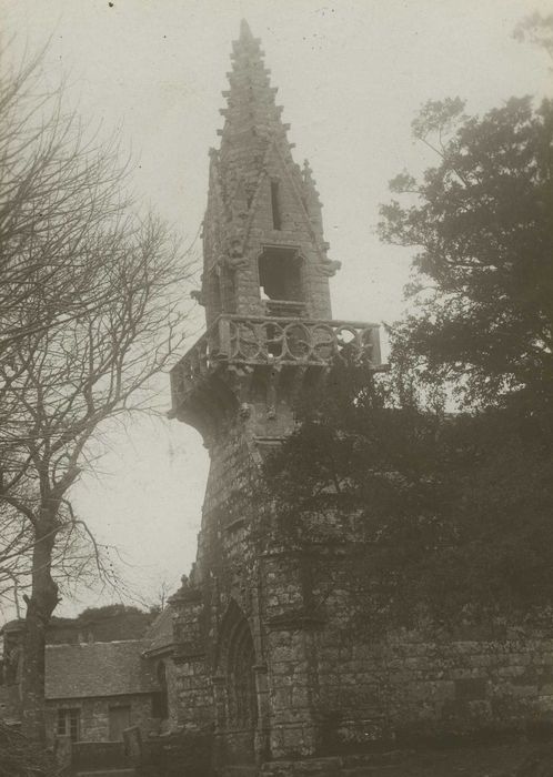 Chapelle Saint-Yves : Façade occidentale, vue partielle