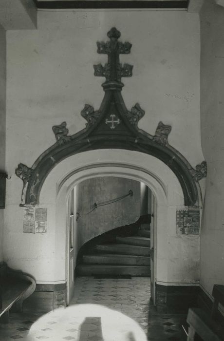 Château de Coët-Candec : Détail d’un en cadrement de porte