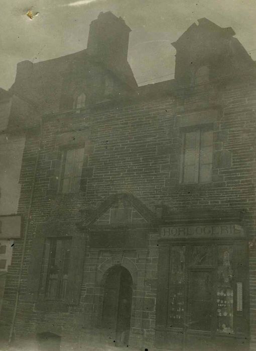 Maison : Façade sur rue, vue générale