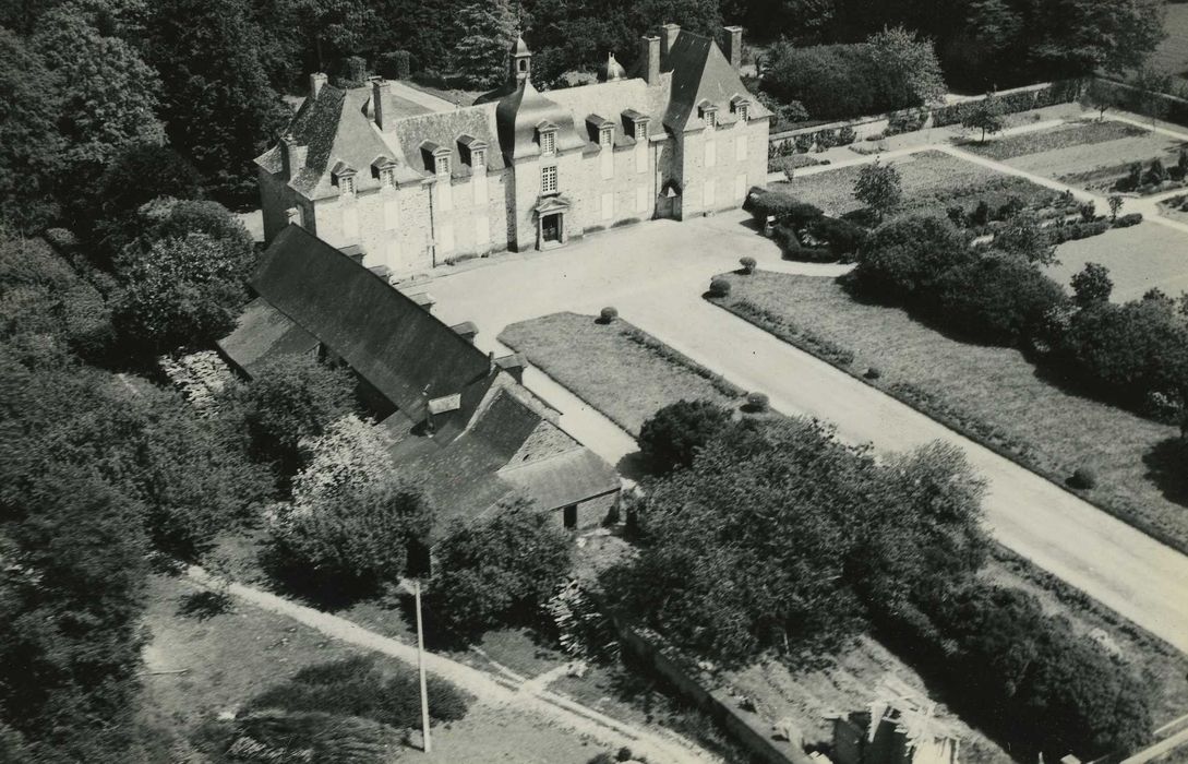 Château de Porhman : Vue aérienne du château