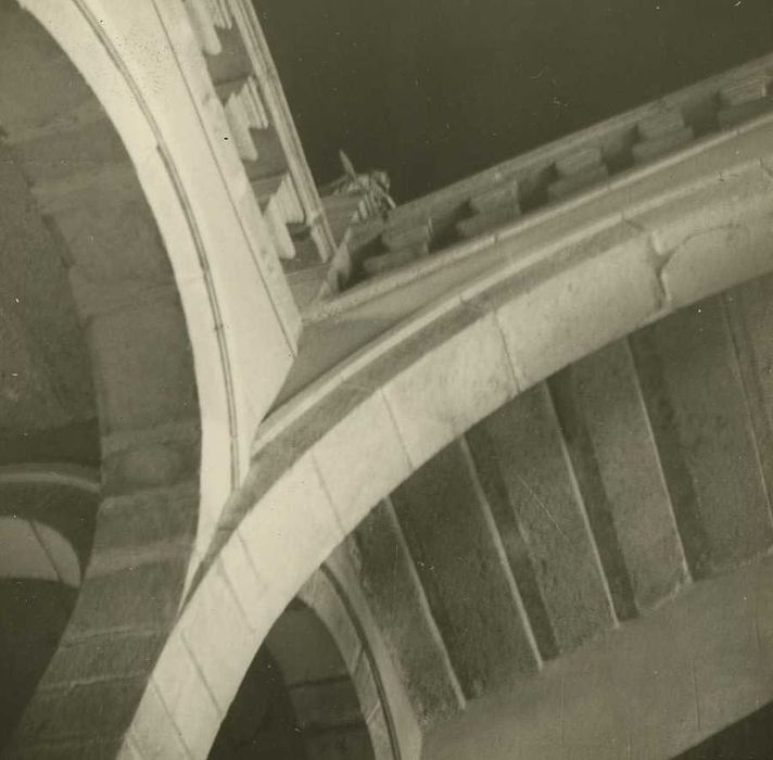 Château de Porhman : Escalier monumental, vue partielle