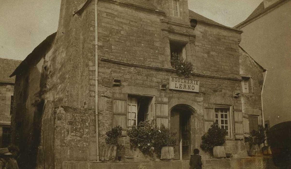 Maison : Façade sur rue, vue générale