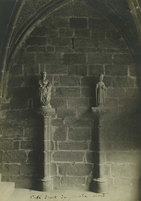 Statue : Sainte Barbe, vue générale - © Ministère de la Culture (France), Médiathèque du patrimoine et de la photographie, tous droits réservés