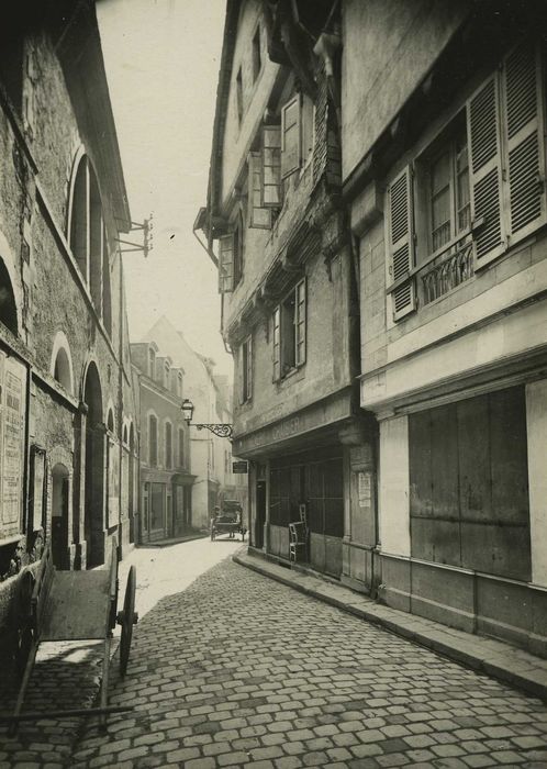 Maisons : Façades sur rue, vue générale