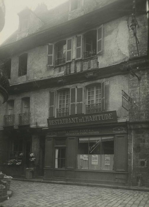 Maison : Façade sur rue, vue générale