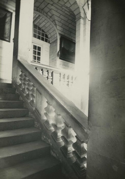 Hôtel de Limur : Escalier monumental, vue partielle