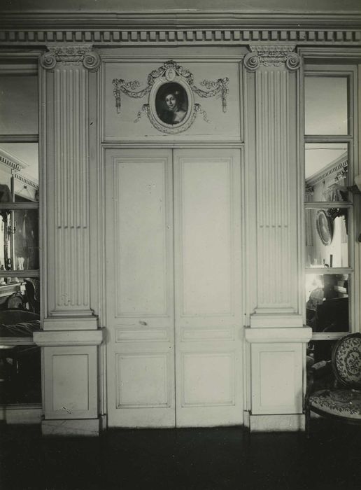 Hôtel de Limur : Salon, vue partielle des lambris de revêtement