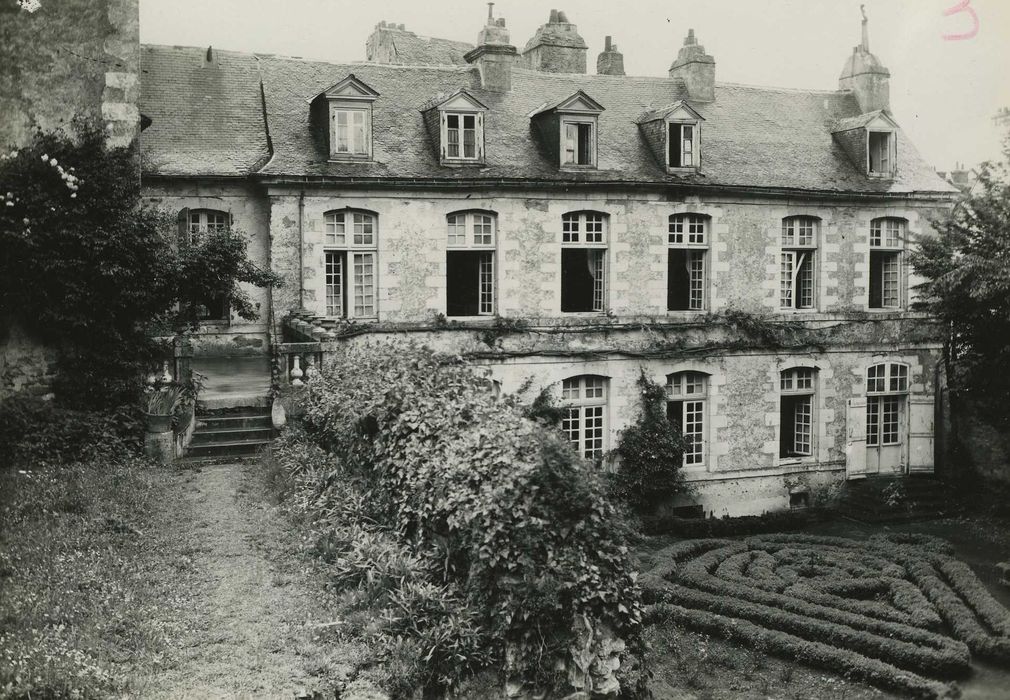 Hôtel de Limur : Petit Hôtel façade ouest, vue générale