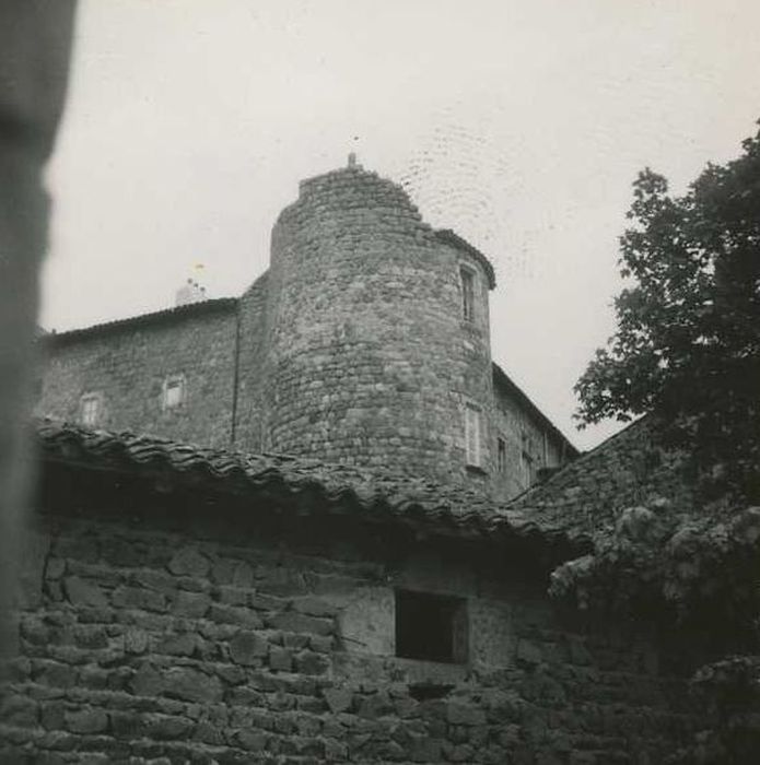 Château fort : Tour nord-ouest, vue partielle