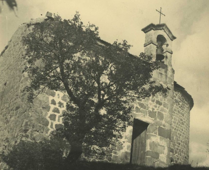 Chapelle Saint-Julien-la-Tourette : Façade latérale sud, vue générale