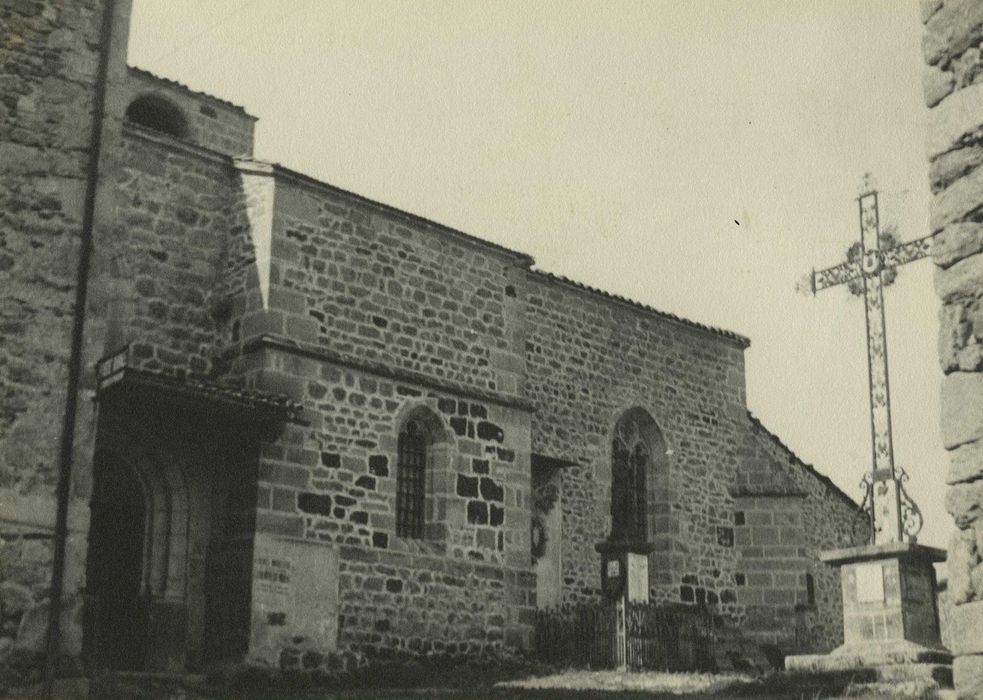 Eglise Saint-Paul : Façade latérale sud, vue générale