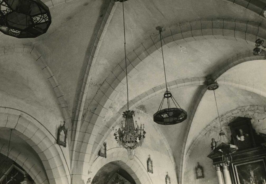 Eglise Saint-Paul : Nef, vue partielle de la voûte