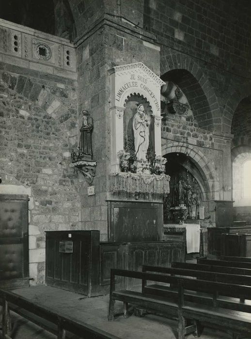 Eglise Saint-Georges : Nef, mur nord, vue partielle