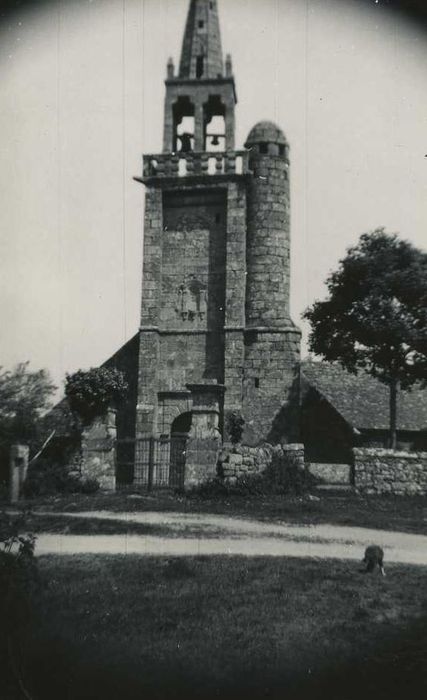 Eglise Sainte-Geneviève de Guénézan