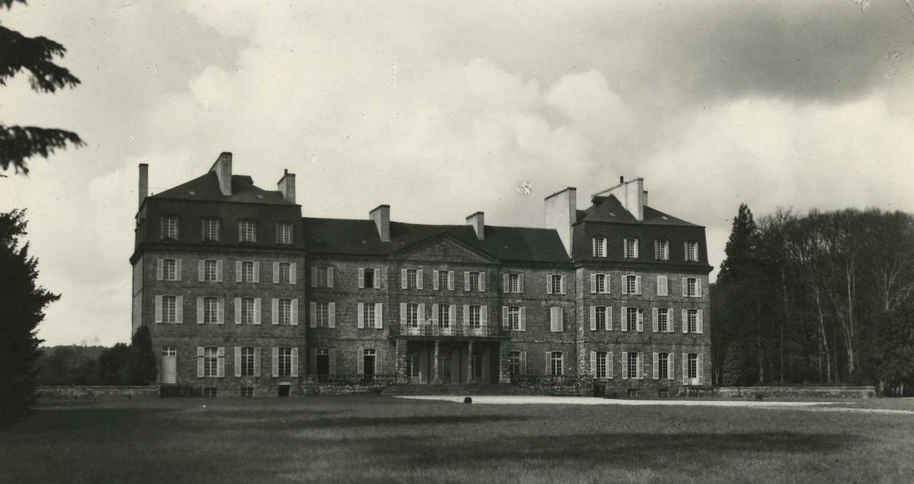 Château de Lorges : Ensemble nord-est, vue générale