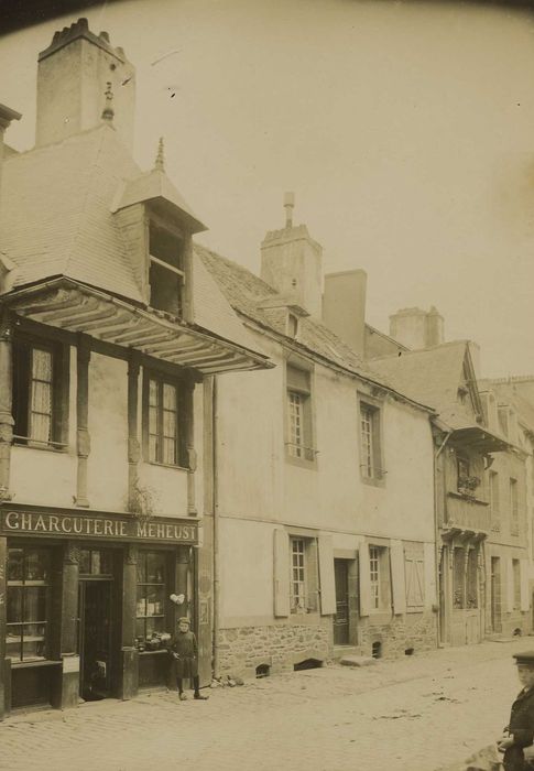 Maisons : Façades sur rue, vue générale