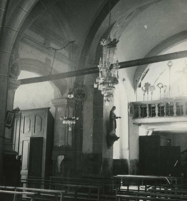 Eglise Sainte-Anne : Nef, vue partielle