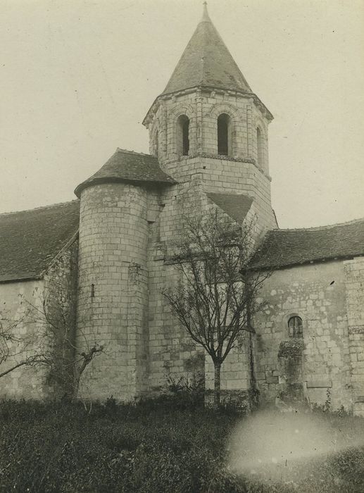 Eglise Saint-Vincent : Façade latérale sud, vue partielle