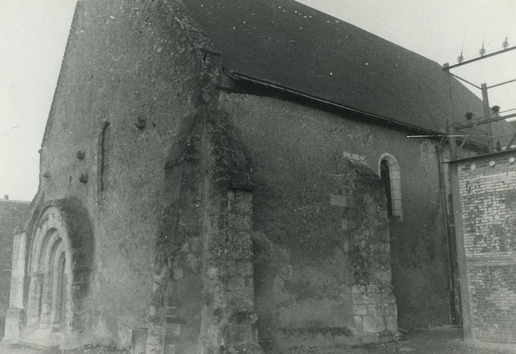 Eglise Saint-Martin : Ensemble sud-est, vue partielle