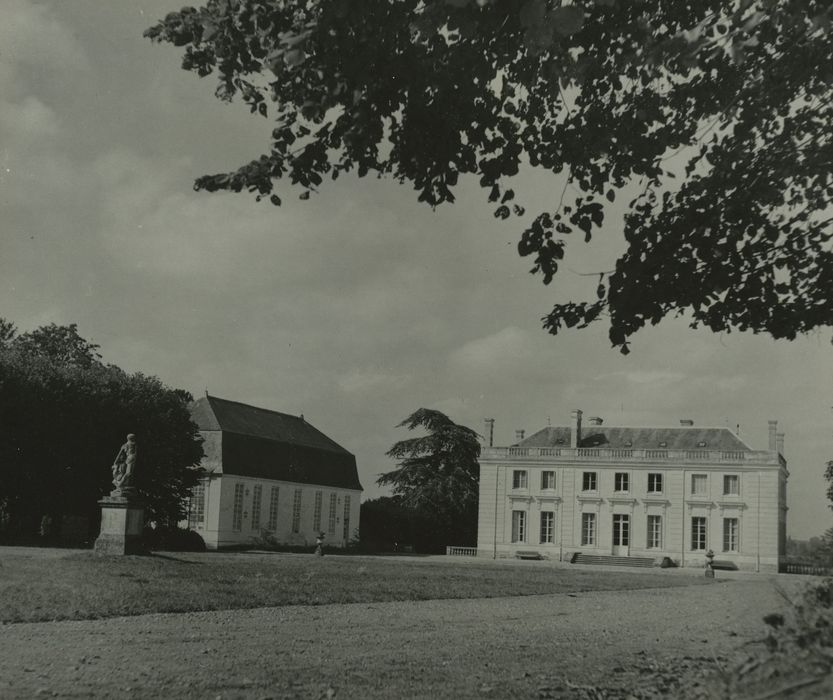 Château de Leugny : Ensemble sud, vue générale