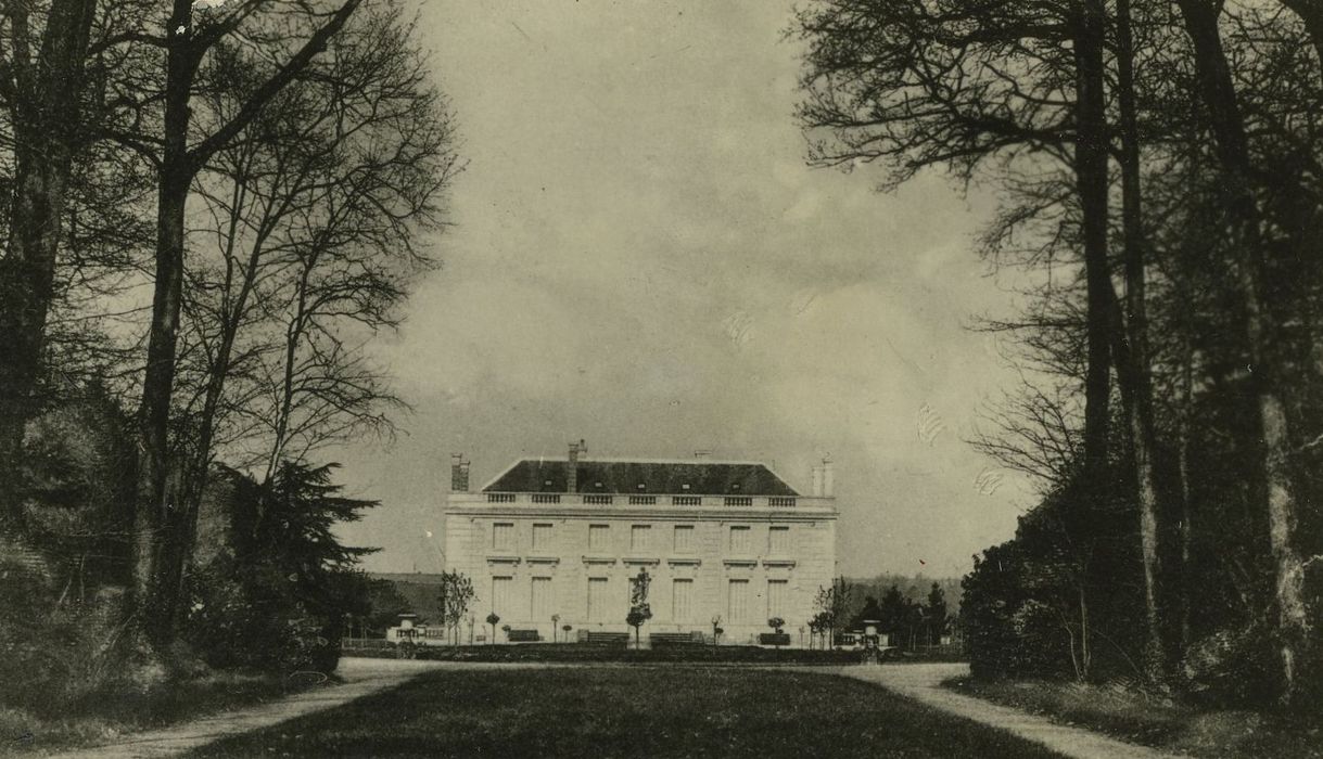 Château de Leugny : Ensemble sud, vue générale