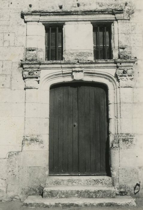 Château de la Michelinière : Façade ouest, détail d ela porte d’accès