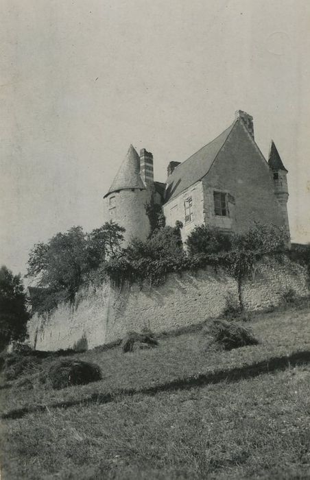 Château de la Folaine : Ensemble sud-est, vue générale