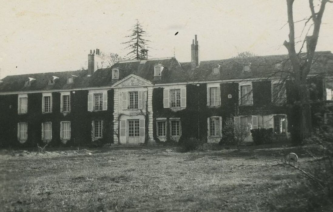 Château de la Rochefuret : Façade nord, vue énérale