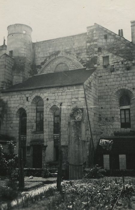 Ancienne église Saint-Pierre : Ensemble est, vue partielle