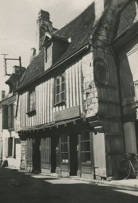 Maison : Façade sur rue, vue générale