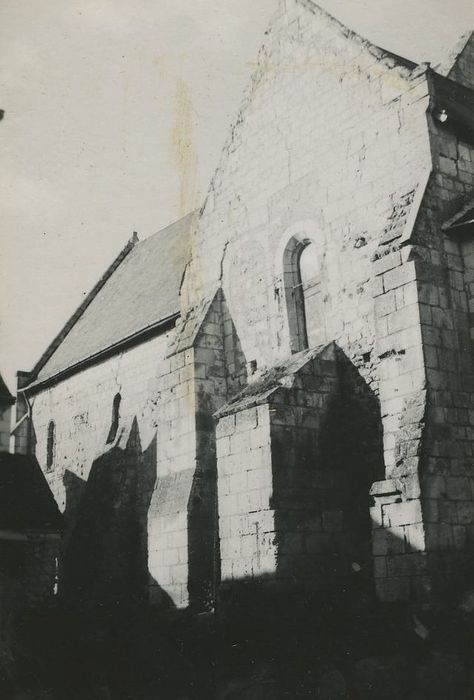 Eglise Saint-Laurent : Façade latérale sud, vue partielle