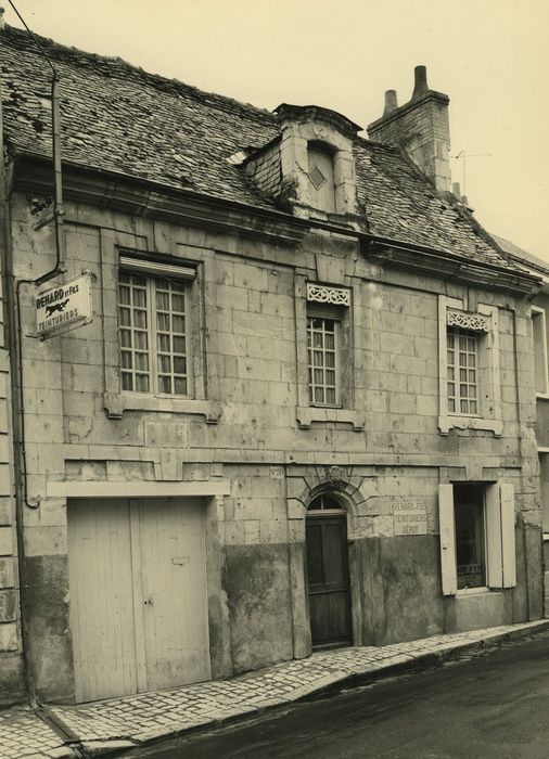 Maison : Façade sur rue, vue générale