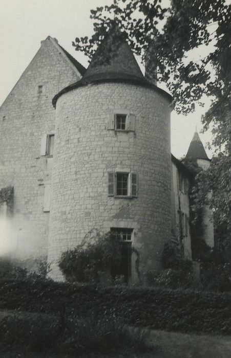 Château de Rouvray : Tour sud-ouest, vue générale