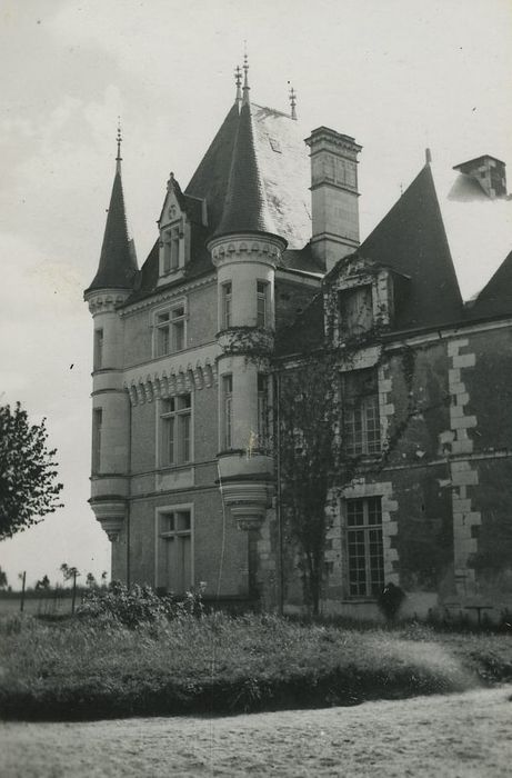 Château de la Pataudière : Façade est, vue partielle