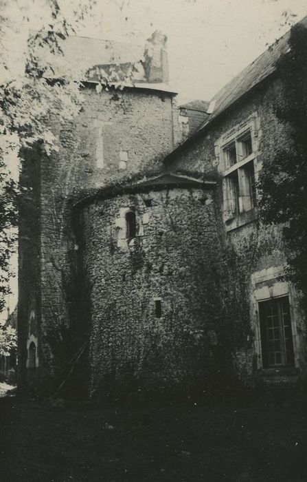 Château des Hayes : Façade est, vue partielle