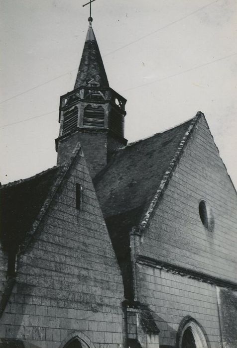 Eglise de la Translation de Saint-Martin : Façade latérale sud, vue partielle