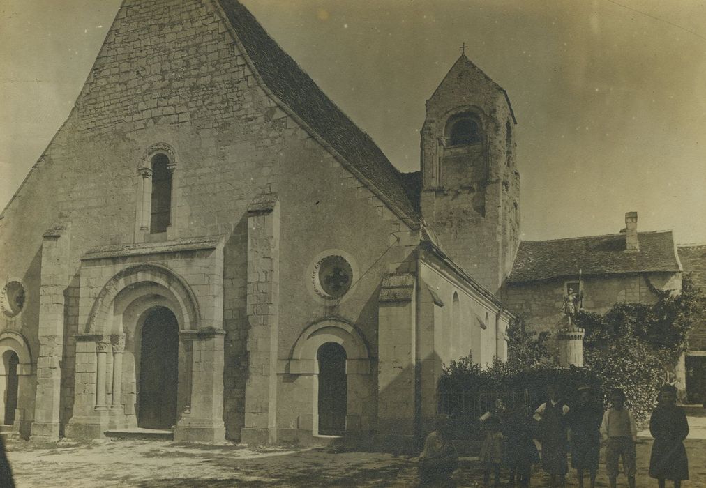 Eglise Saint-Médard : Façade occidentale, vue générale