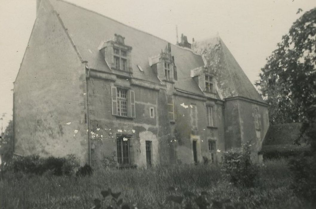 Château de Chéniers : Façade est, vue générale