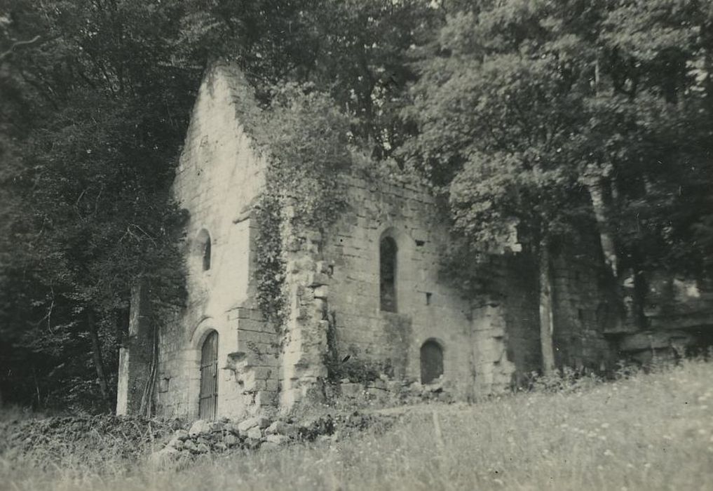 Vestiges de la chapelle de la Madeleine du Croulay : Vue partielle des ruines