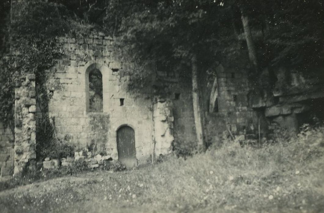 Vestiges de la chapelle de la Madeleine du Croulay : Vue partielle des ruines