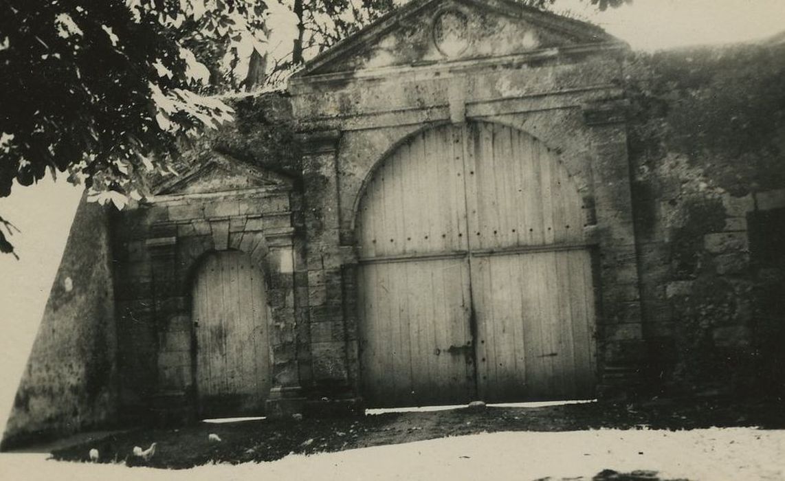 Château du Paradis : Porche d’accès nord, vue générale