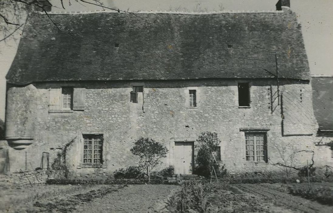 Manoir de La Becthière : Façade est, vue générale