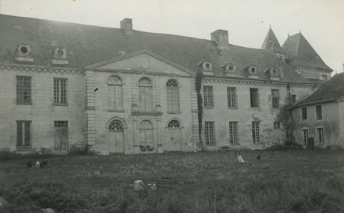 Château de la Grillière : Ensemble est, vue partielle