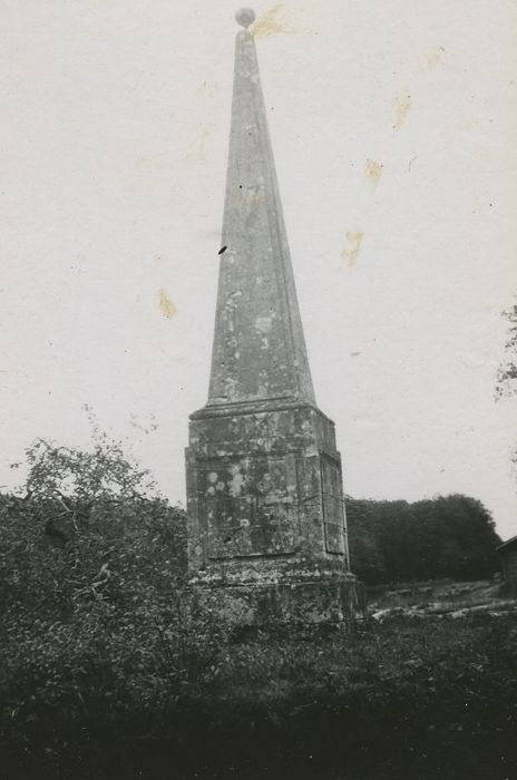 Pyramide de Montaigu, vue générale