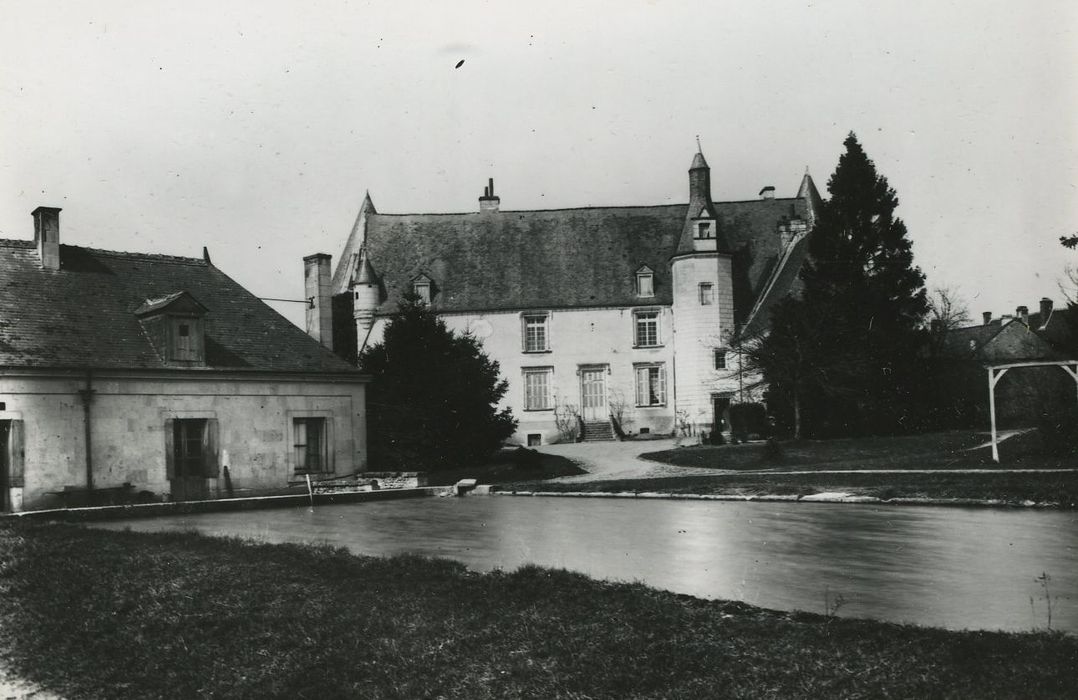 Château : Ensemble sud-est, vue générale