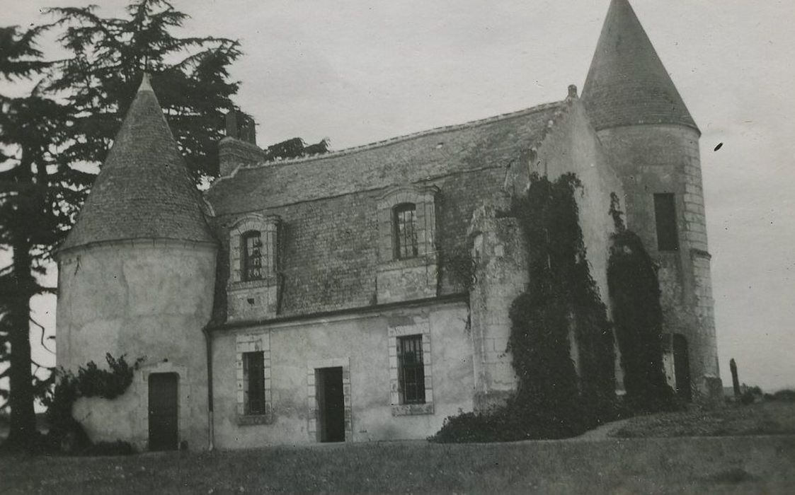 Château de la Crouzillière : Ensemble sud-est, vue générale