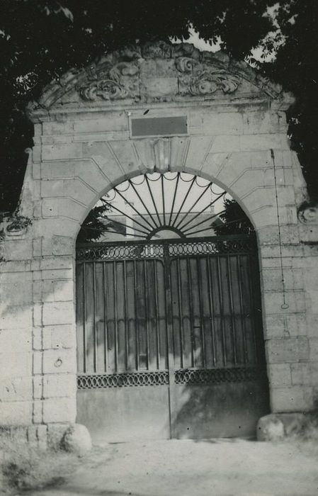 Château de la Marbellière : Portail d’accè, vue générale