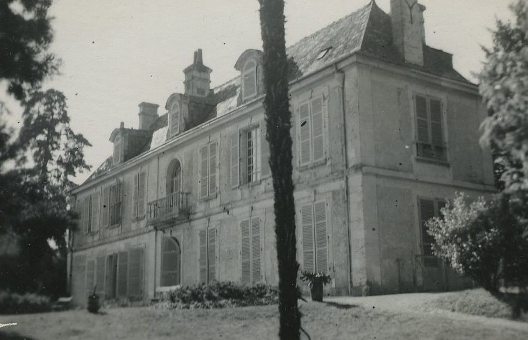 Manoir de la Frazelière : Ensemble sud-est, vue générale